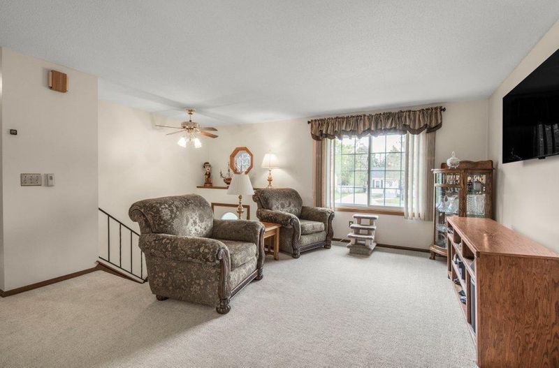 1863 Highway 96 E, White Bear Lake, MN 55110