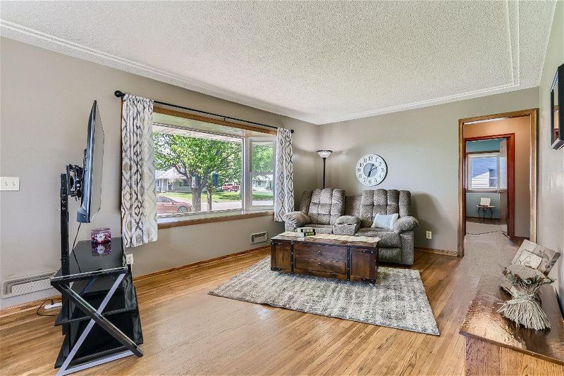 8475 Goodview Ave S, Cottage Grove, MN 55016