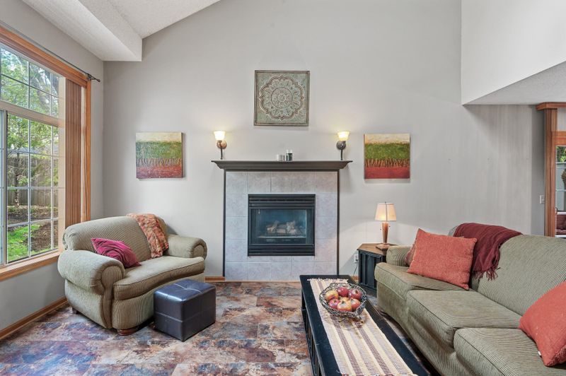 7932 Timber Lake Dr, Eden Prairie, MN 55347