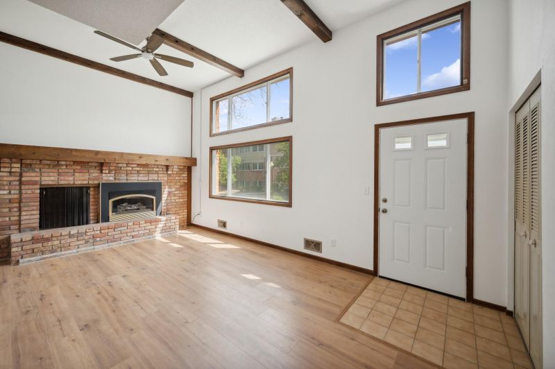 7335 W Franklin Ave, Minneapolis, MN 55426
