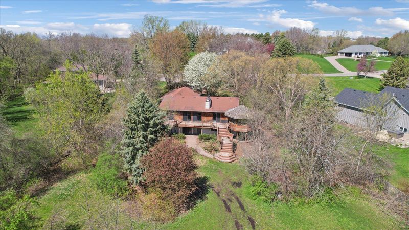 14575 Lakeview Cir, Shakopee, MN 55379