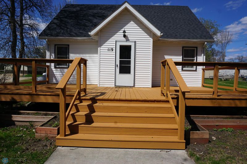 119 1st Ave SE, Rothsay, MN 56579