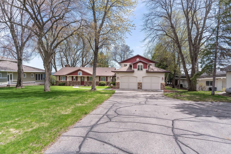 619 N Shore Dr, Battle Lake, MN 56515