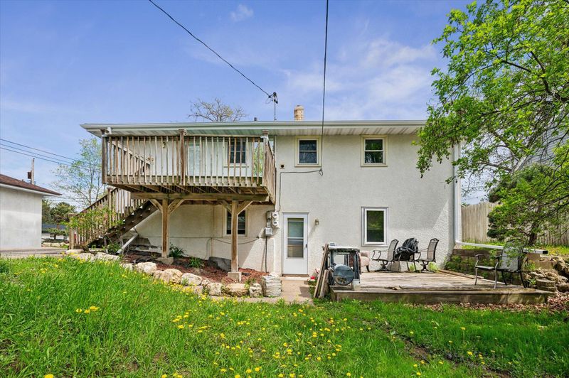 1383 Barclay St, Saint Paul, MN 55106
