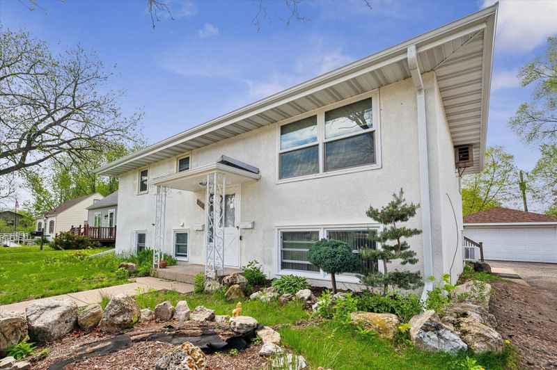 1383 Barclay St, Saint Paul, MN 55106