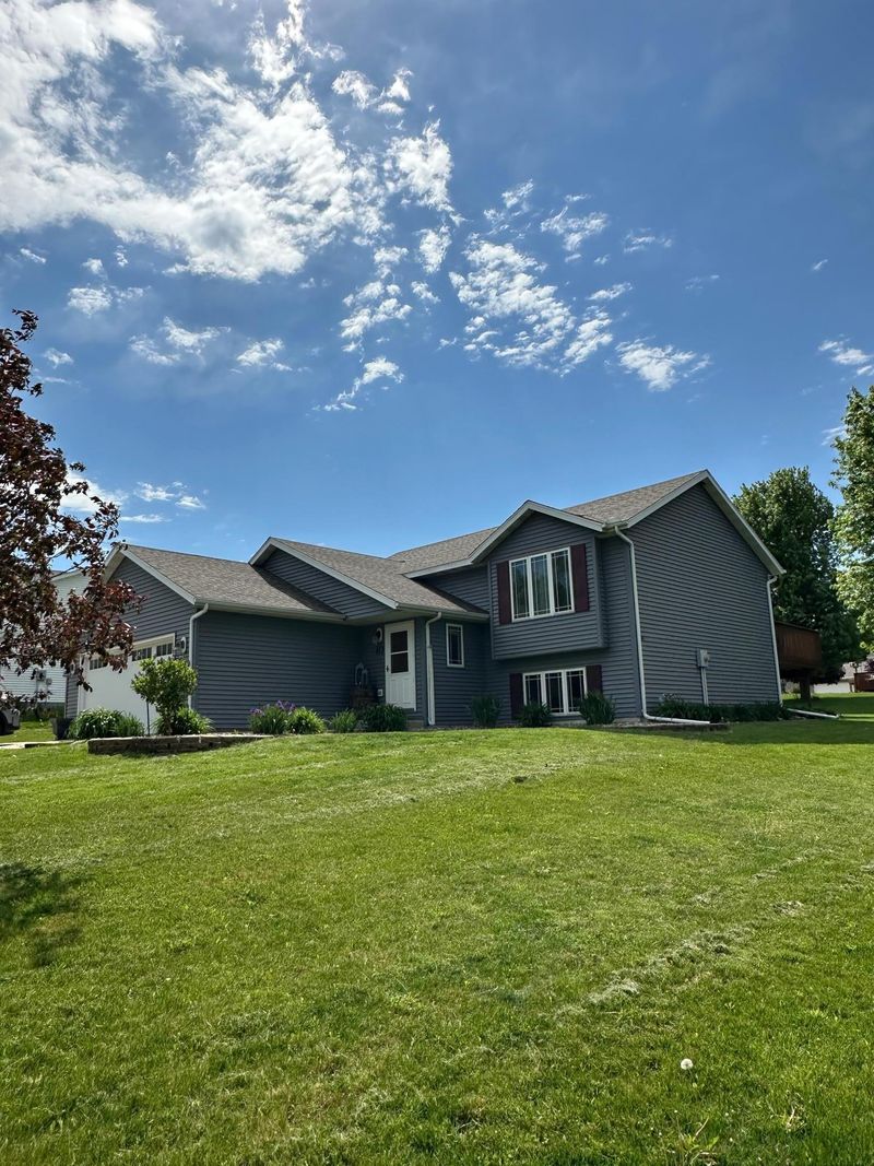 412 E South St, Dover, MN 55929