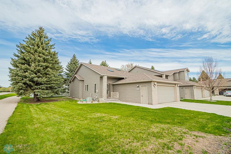 4402 River Haven Rd S, Moorhead, MN 56560