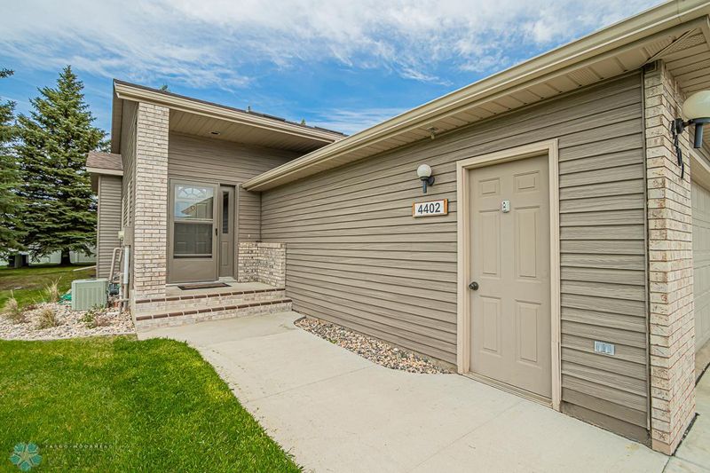4402 River Haven Rd S, Moorhead, MN 56560