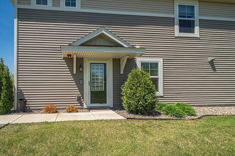 5930 Royalton Rd NE, Prior Lake, MN 55372