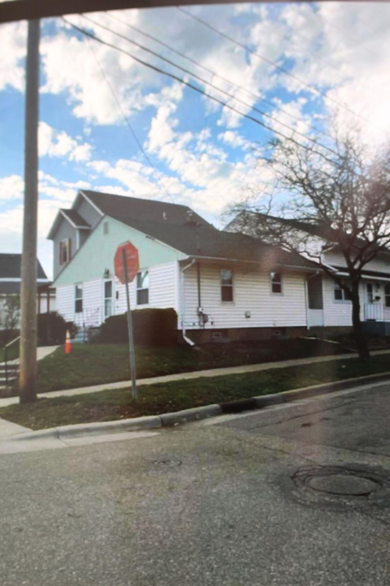 235 Albert St S, Saint Paul, MN 55105