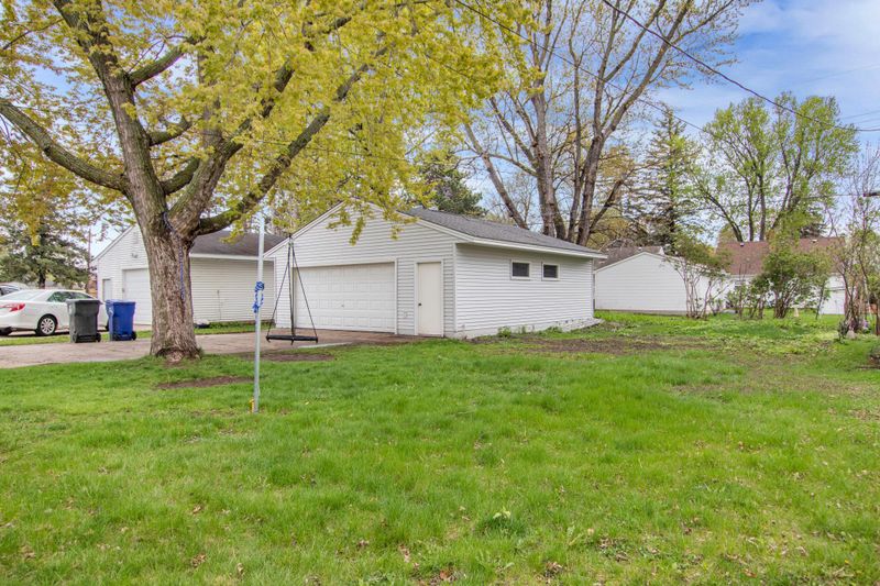 2112 Jessamine Ave E, Saint Paul, MN 55119