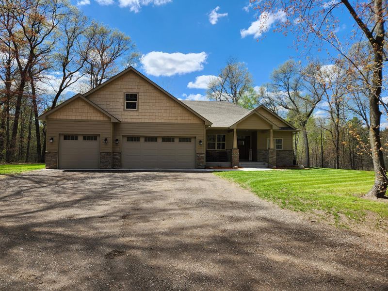5422 Nottingham Rd, North Branch, MN 55056