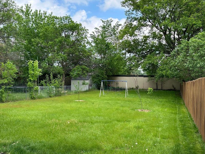 6548 Douglas Dr N, Minneapolis, MN 55429