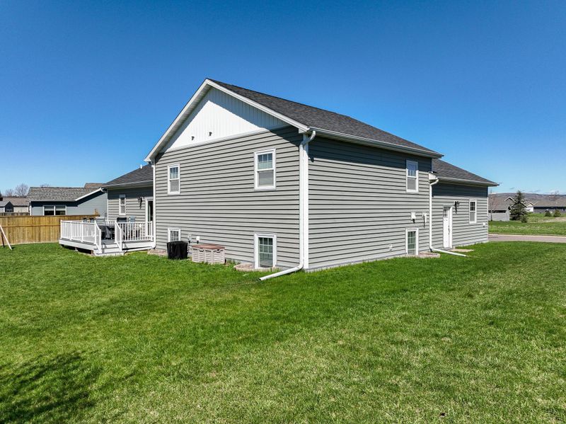 18 Billings Ln, Superior, WI 54880