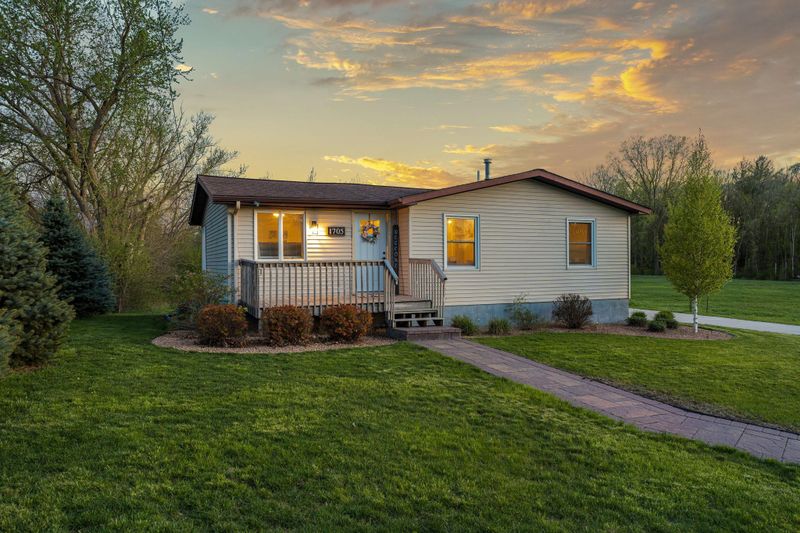 1705 8th Ave NW, Austin, MN 55912