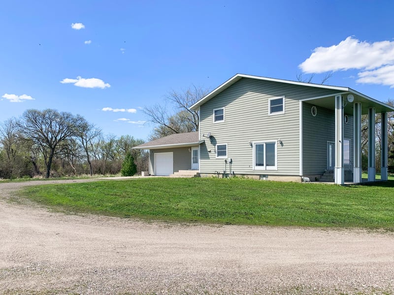 19277 850th Ave, Sacred Heart, MN 56285