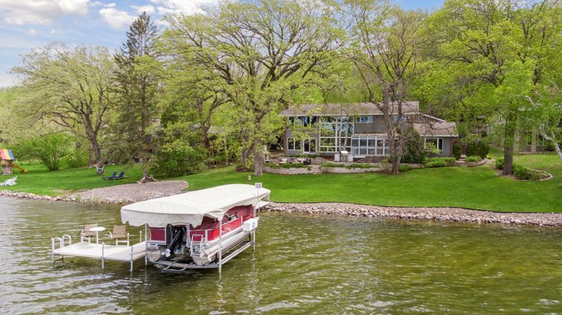 7541 Maplewood Dr, Maple Grove, MN 55311
