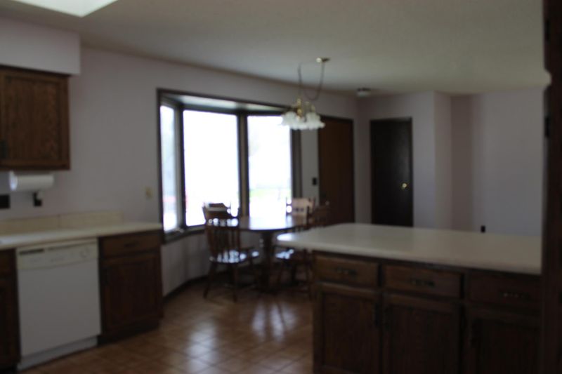 957 Mcmillan St, Worthington, MN 56187