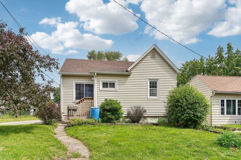 308 7th St NW, New Brighton, MN 55112