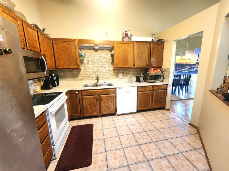 12928 Morgan Ave S, Burnsville, MN 55337