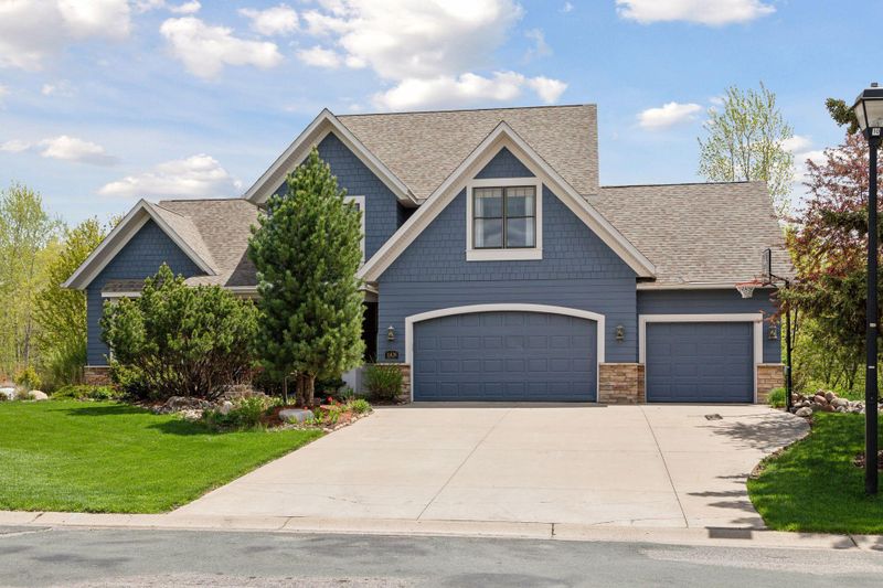 11426 Avery Dr, Inver Grove Heights, MN 55077
