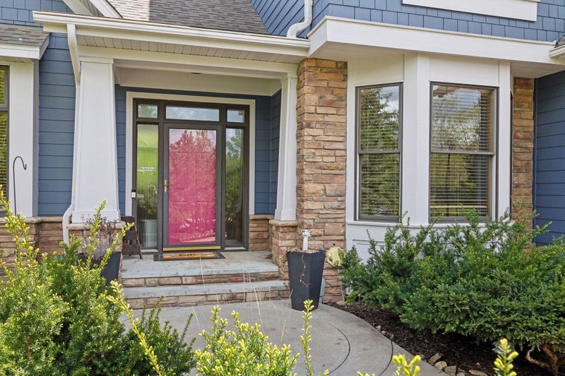 11426 Avery Dr, Inver Grove Heights, MN 55077