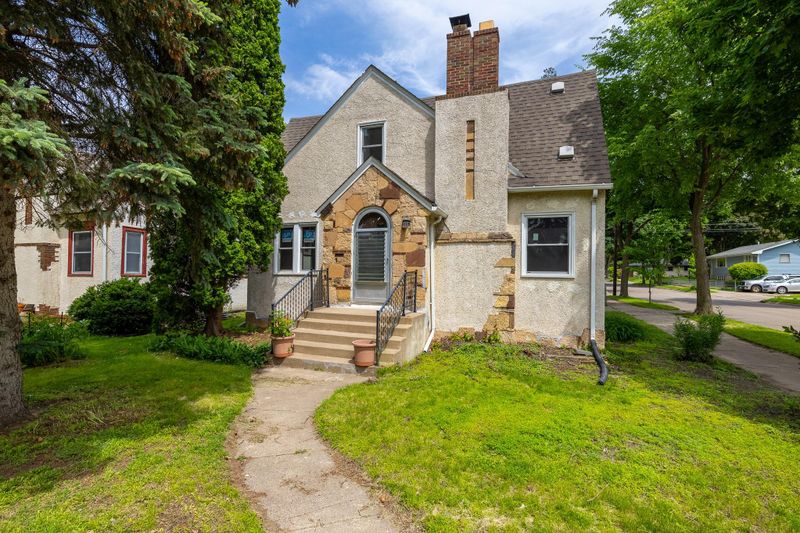 3700 Vincent Ave N, Minneapolis, MN 55412