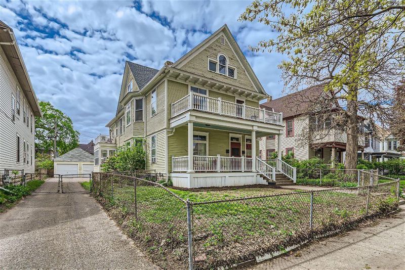 1814 13th Ave S, Minneapolis, MN 55404