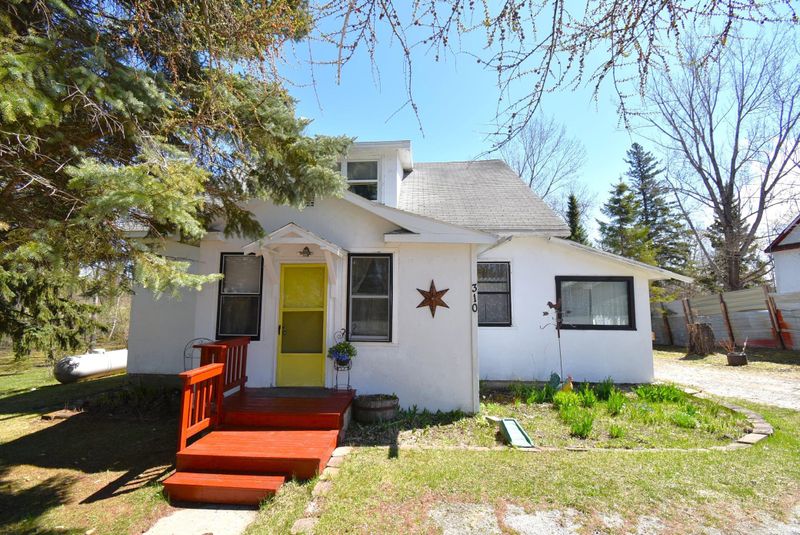 310 Wilderness Ave, Williams, MN 56686