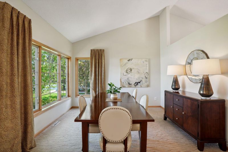 16633 Saddle Horn Ct, Eden Prairie, MN 55347