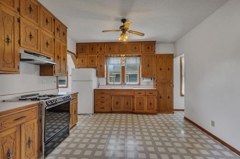 146 4th Ave N, Waite Park, MN 56387
