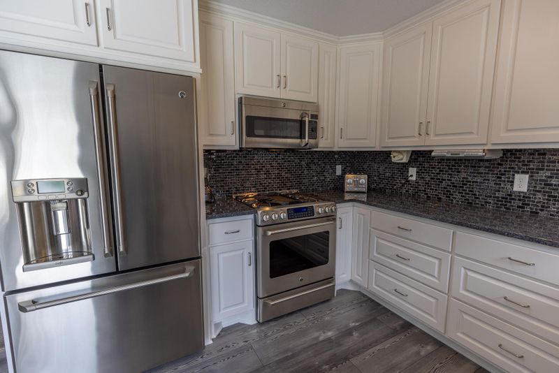 216 Oak Park Dr NE, Blaine, MN 55434