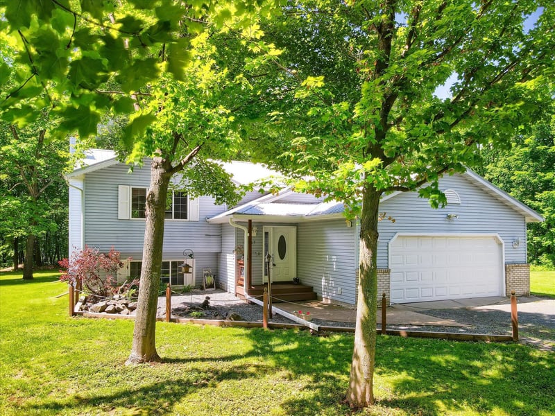 18767 Saint Croix Trl, Shafer, MN 55074
