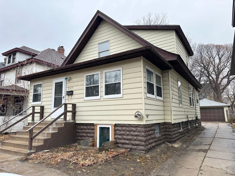2217 Harriet Ave, Minneapolis, MN 55405
