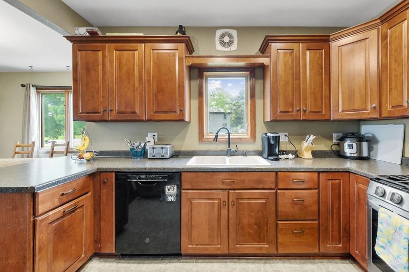 502 Smith St NE, Mapleton, MN 56065