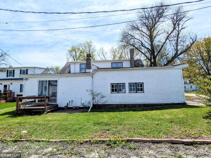 820 Ash Ave, Bird Island, MN 55310