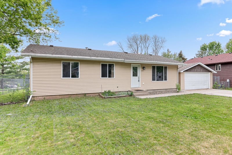 3511 English St, Vadnais Heights, MN 55110