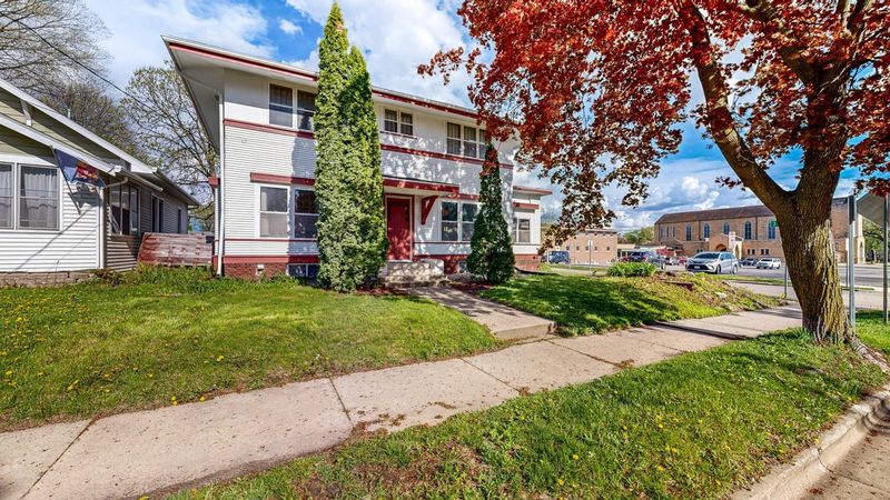 220 11th Ave SE, Rochester, MN 55904