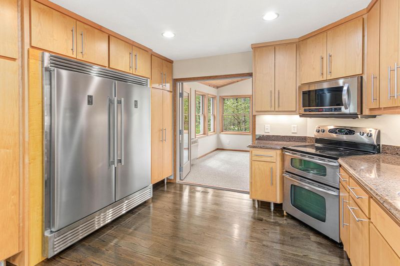 699 Edith, Mahtomedi, MN 55115