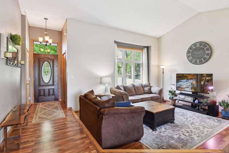 1555 Fountain Ln, Waconia, MN 55387