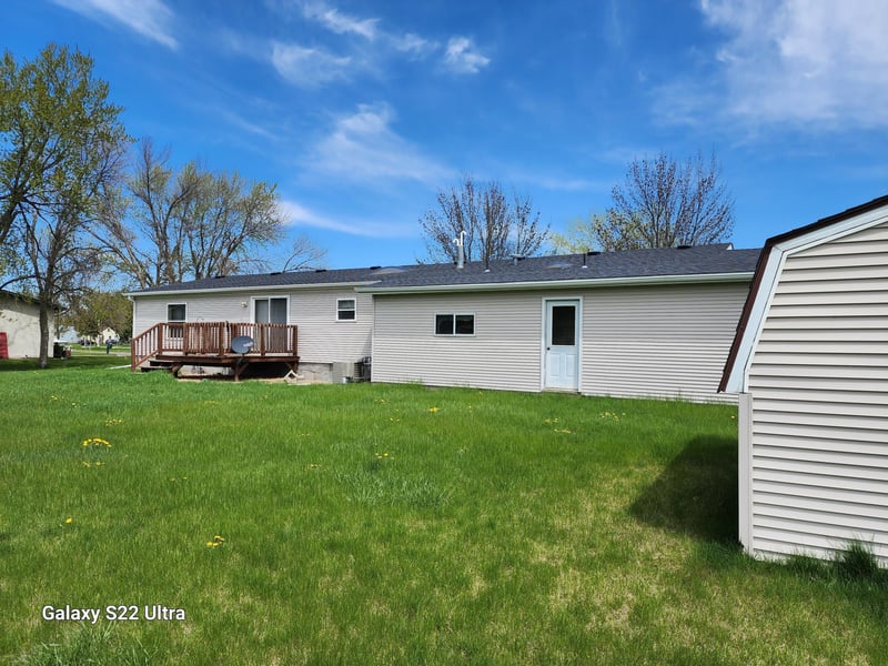 904 S 13th St, Olivia, MN 56277