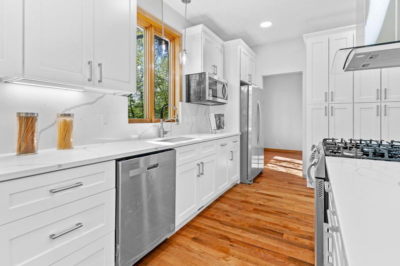 14100 46th Pl N, Minneapolis, MN 55446