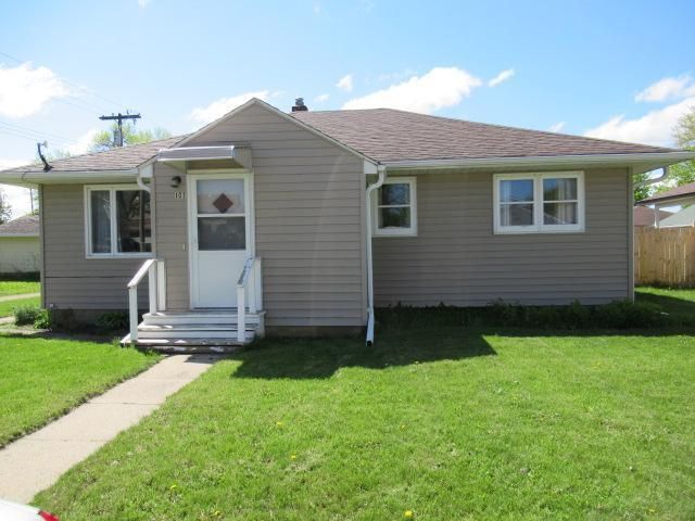 107 8th Ave W, Lamberton, MN 56152