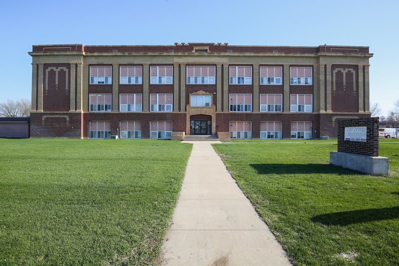 109 E Luverne St #217, Luverne, MN 56156