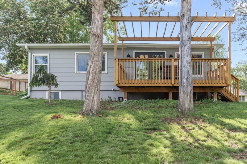 6238 Eagle Lake Dr, Osseo, MN 55369