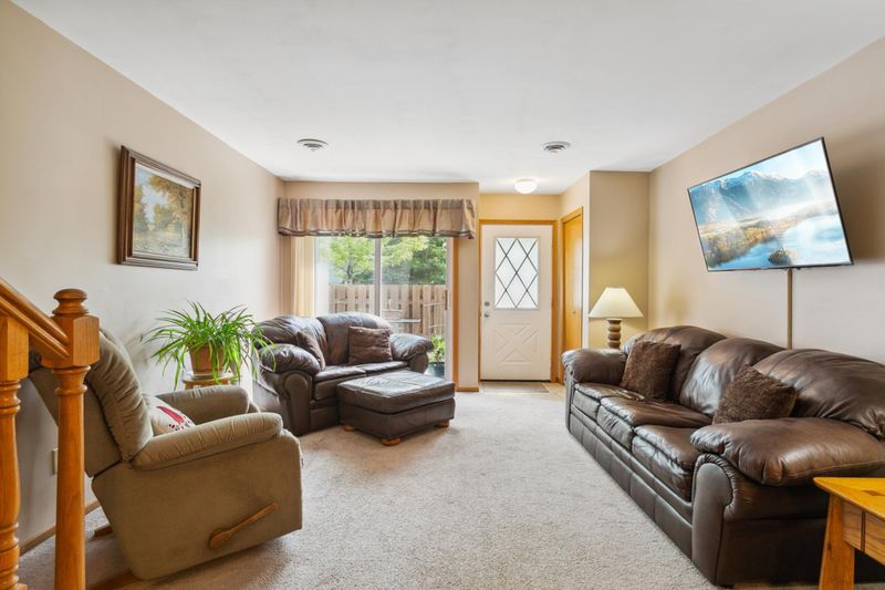 7034 19th St N #2, Oakdale, MN 55128