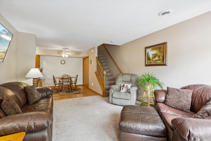 7034 19th St N #2, Oakdale, MN 55128