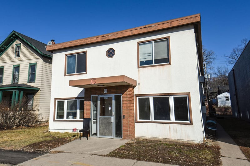 1025 Hudson Rd, Saint Paul, MN 55106