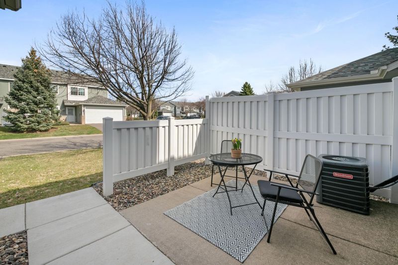 2036 Gresham Ave N, Oakdale, MN 55128