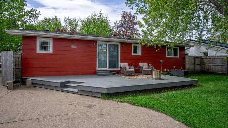 403 20th Ave W, Menomonie, WI 54751